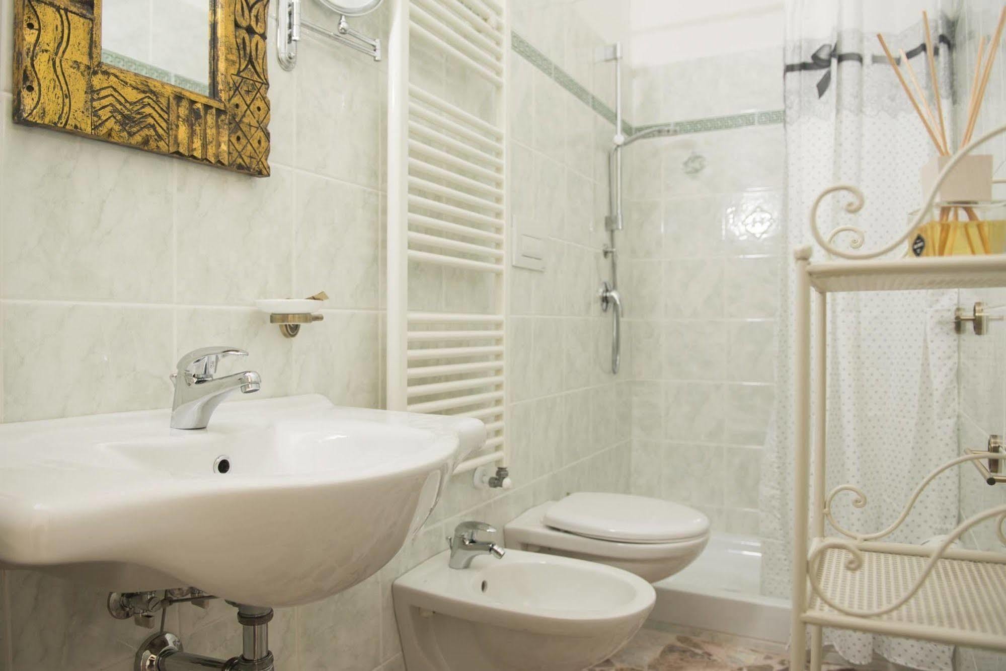 Dimora Cappuccini Guest House Cisternino Exterior photo