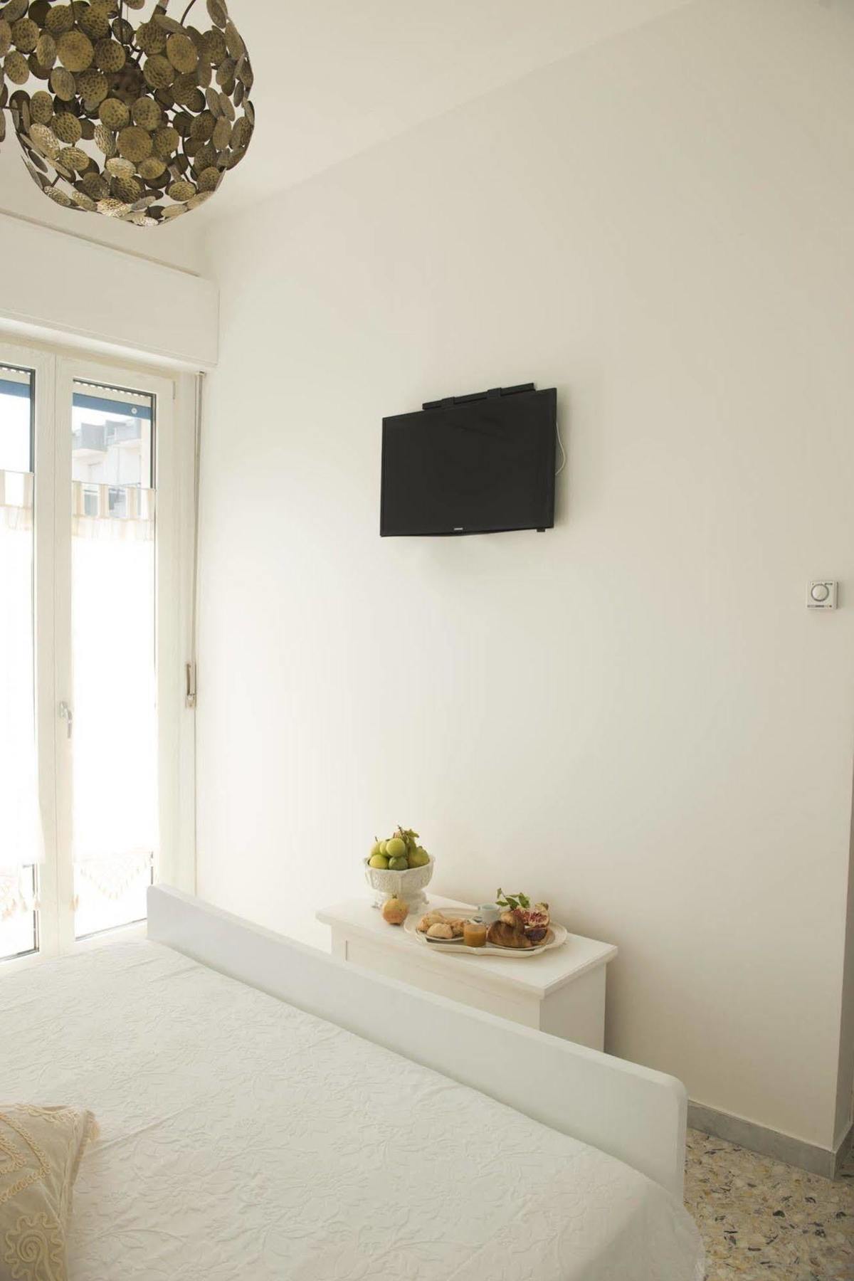 Dimora Cappuccini Guest House Cisternino Exterior photo